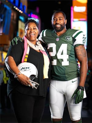 darrelle-revis-mother.jpg